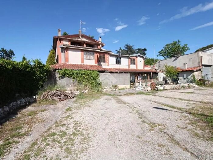 Casa con 9 locali in vendita in Via Carlo Alberto dalla Chiesa, Morlupo