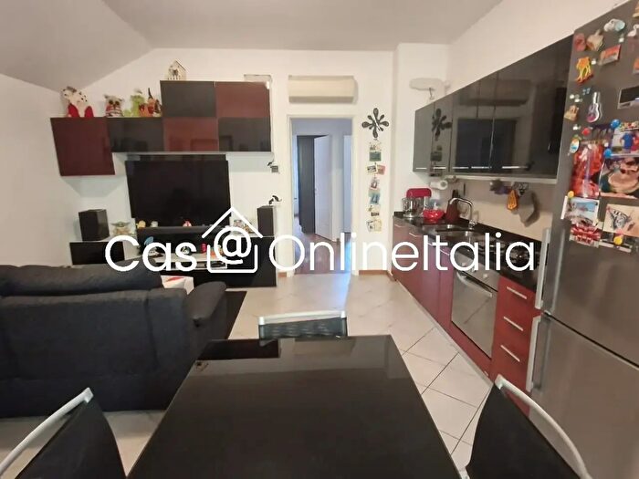 Appartamento trilocale in vendita in Via Leonetto Lippini Prato, Prato