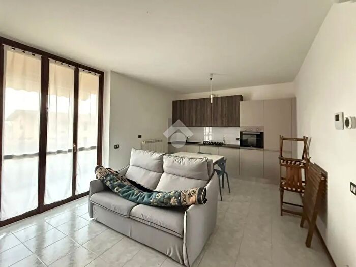 Appartamento bilocale in vendita in Via C Colombo, Capriate San Gervasio