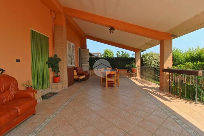 Casa quadrilocale in vendita in Contrada Molino S Antimo, Roseto Degli Abruzzi