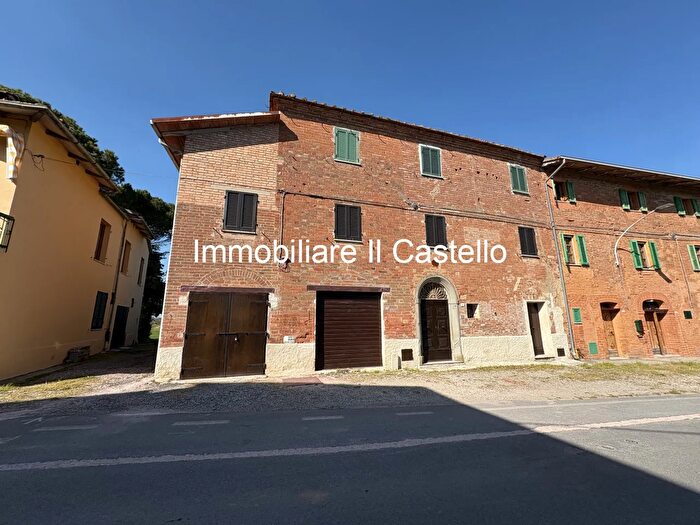 Casa trilocale in vendita in Via Castiglionese, Castiglione Del Lago