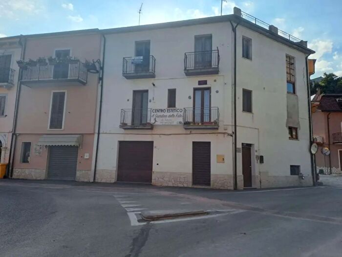 Appartamento trilocale in vendita in Ateleta