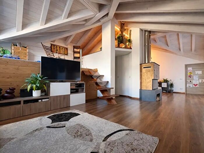 Appartamento quadrilocale in vendita in Via Don Gatti, Caspoggio