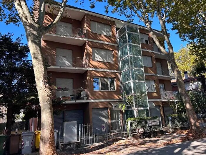 Appartamento con 6 locali in vendita in Via Fratelli Rosselli, Senigallia