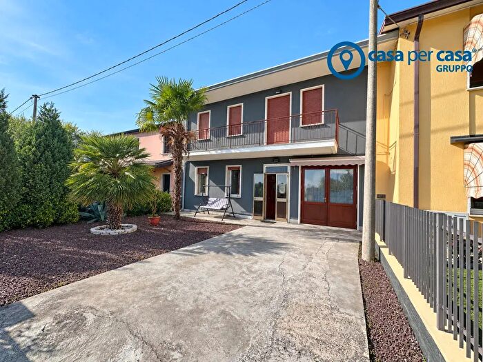 Casa trilocale in vendita in Via Marchiori, Adria