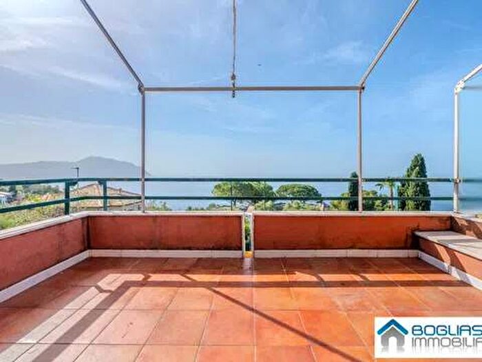 Appartamento trilocale in affitto in Via Roma, Centro, Pieve Ligure