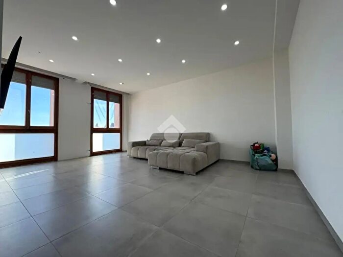 Appartamento trilocale in vendita in Via Giuseppe Mazzini, Cattolica