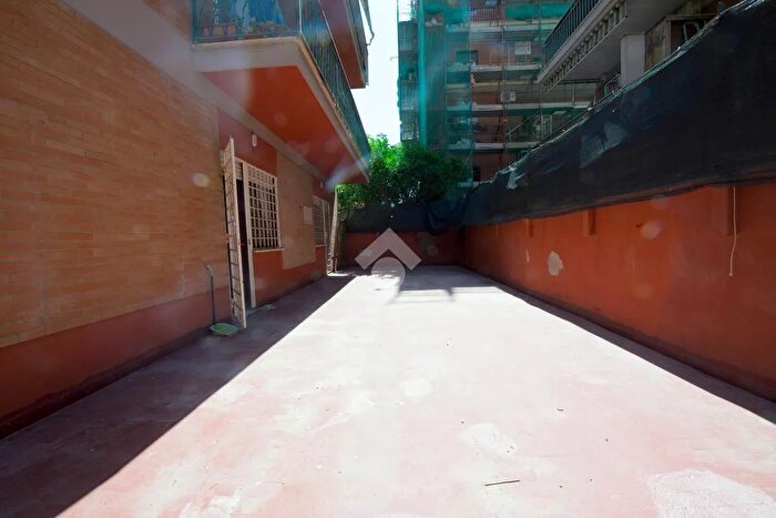 Appartamento trilocale in vendita in Via Alcide Pedretti, Roma