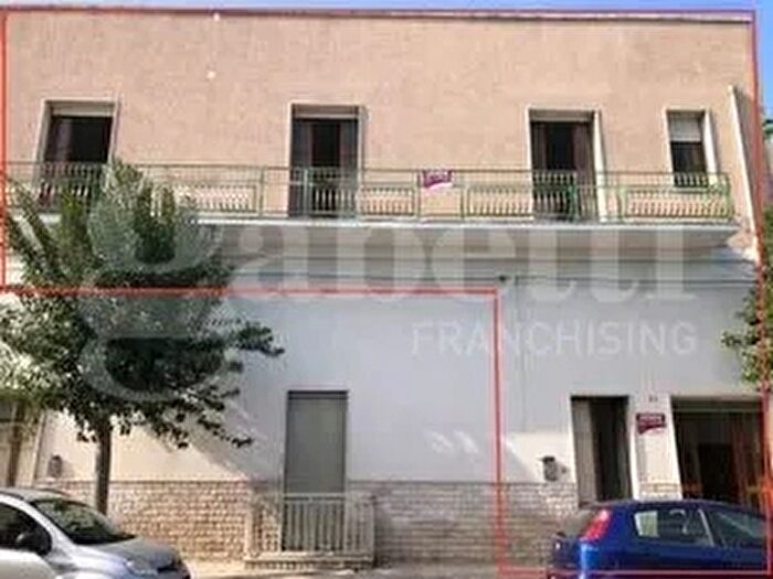 Casa con 9 locali in vendita in Via Roma, Salice Salentino