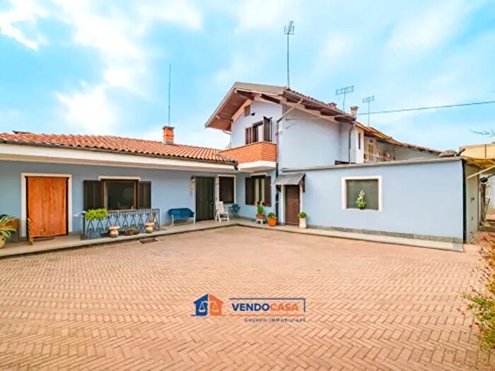 Casa con 6 locali in vendita in Via Risorgimento, Busca