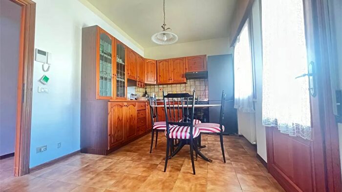 Casa con 11 locali in vendita in Farra di Soligo Via Rui Stort, Montebelluna