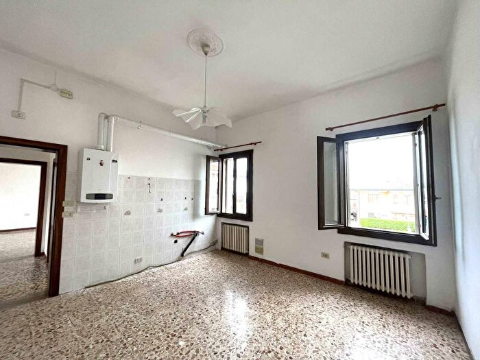 Appartamento con 5 locali in affitto in Via Cesare Battisti, Centro, Porto Viro