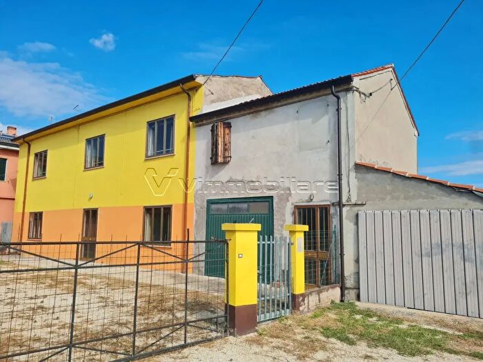 Casa con 9 locali in vendita in Via Pietre, Pojana Maggiore