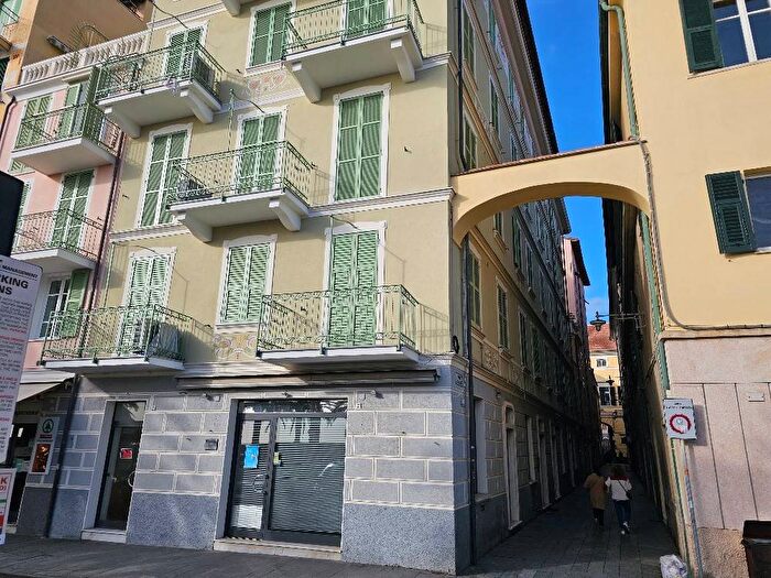 Appartamento bilocale in affitto in Vico Marassi, Centro, Finale Ligure