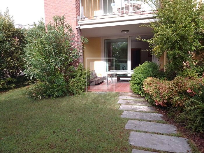 Appartamento trilocale in affitto in Via Mazzini, Padenghe Sul Garda