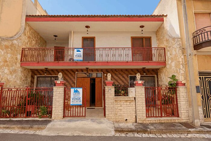 Casa in vendita in Via delle Poste Matino Le Italia, Matino