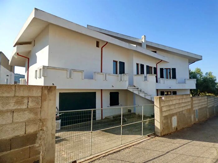Casa con 8 locali in vendita in Via Arruga Prei Matteu, Bauladu