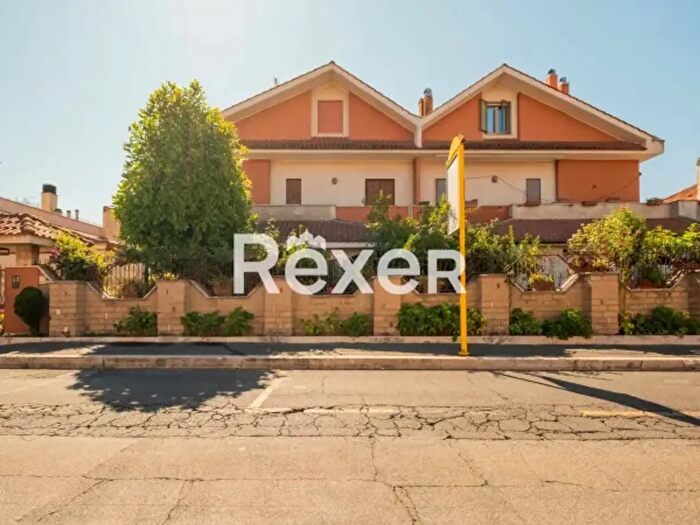 Appartamento quadrilocale in vendita in Via della Lucchina, Roma