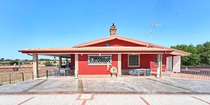 Casa quadrilocale in vendita in Nettuno