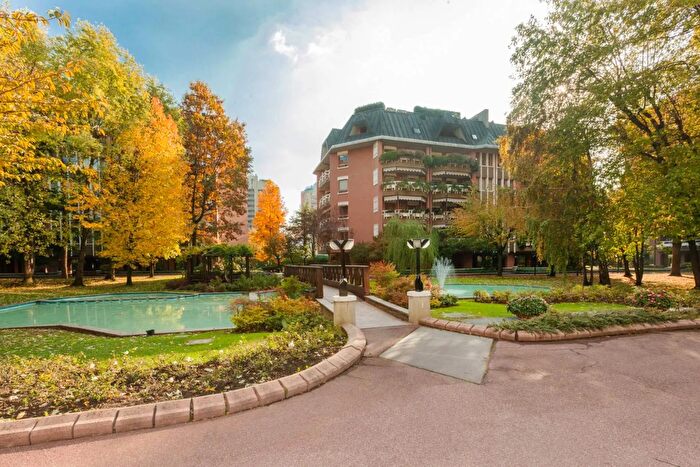 Appartamento con 5 locali in vendita in Via Ippodromo Milano, Milano