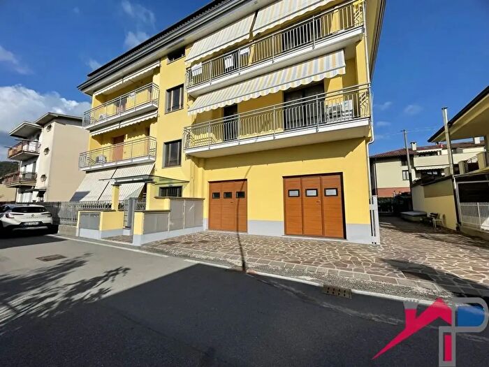 Appartamento trilocale in vendita in Via San Francesco d'Assisi, Cisano Bergamasco