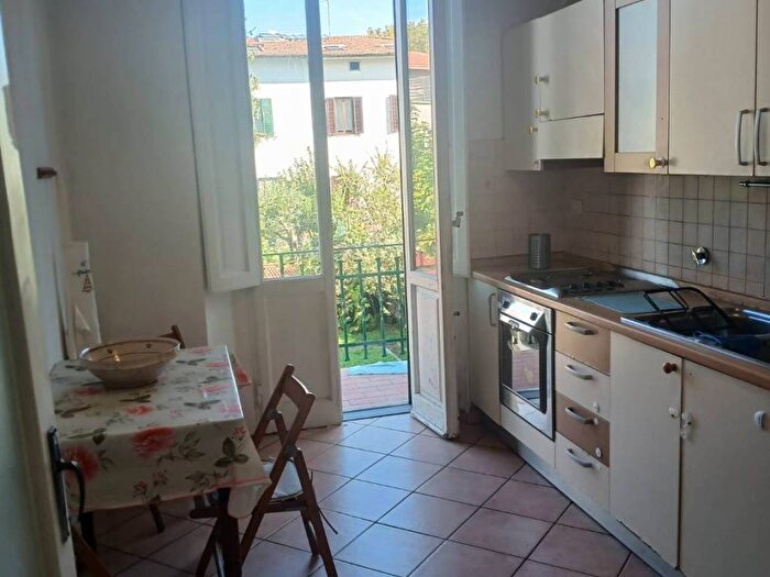 Appartamento con 5 locali in affitto in Via Enrico Petrella, Porta al Prato San Jacopino, Firenze