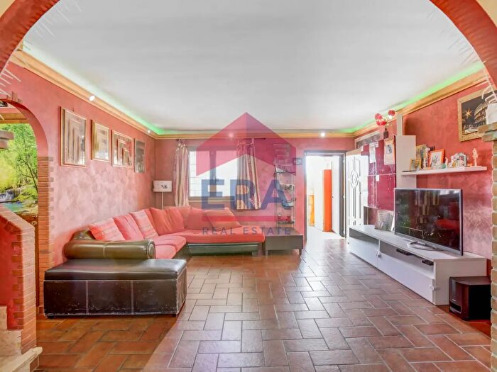 Casa con 5 locali in vendita in Via Foglia, Ardea