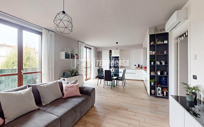 Appartamento trilocale in vendita in Lentate Sul Seveso