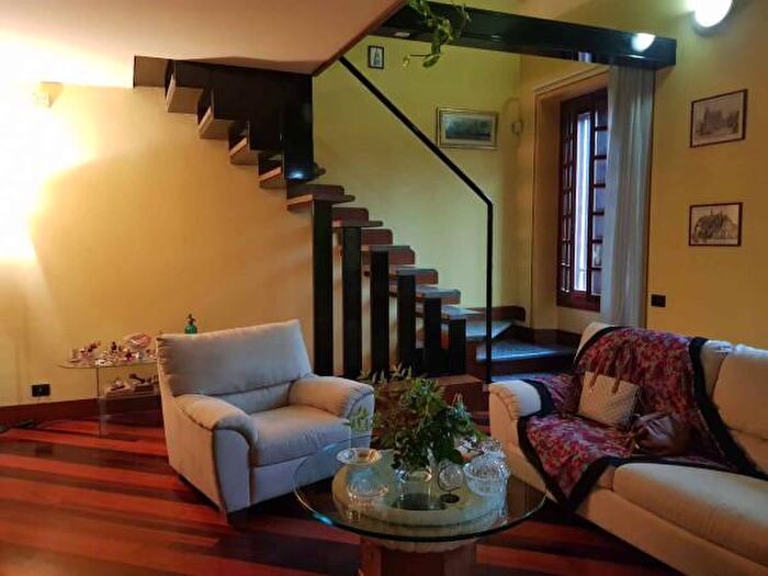 Appartamento con 5 locali in vendita in Pavia