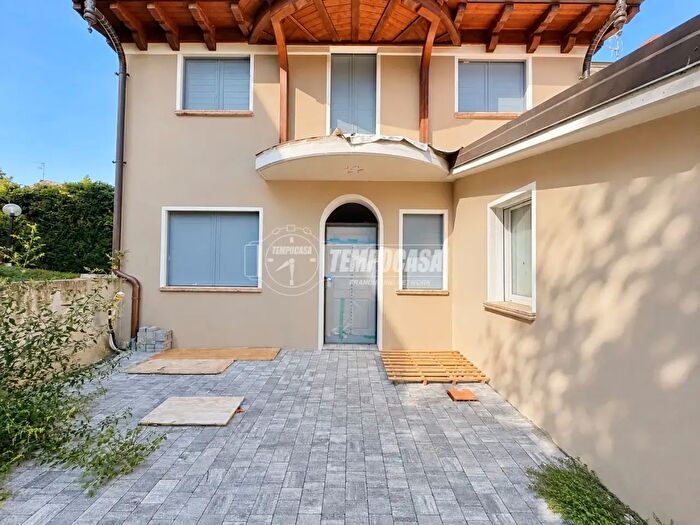 Casa trilocale in vendita in Via Blaise Pascal, Reggio nell'Emilia