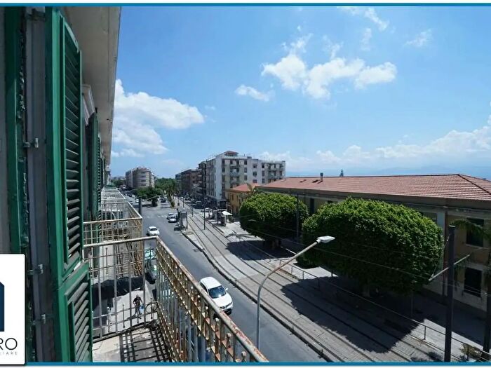 Appartamento con 5 locali in vendita in Via Catania, Messina