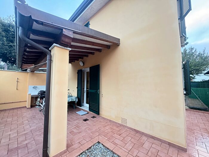 Casa quadrilocale in affitto in Pietrasanta