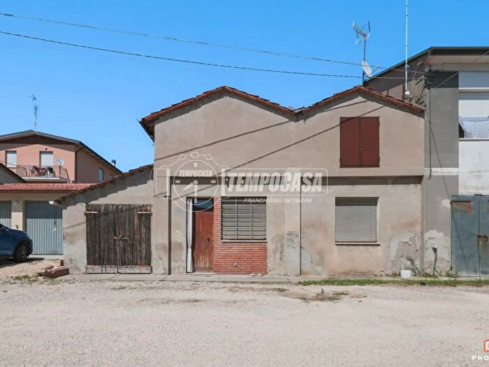 Appartamento bilocale in vendita in Via Alessandro Manzoni Barbiano, Cotignola