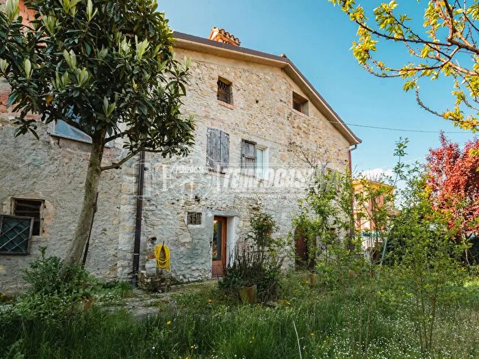 Casa quadrilocale in vendita in Strada Romana, Scandiano