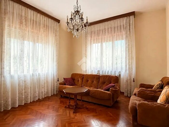Casa quadrilocale in vendita in Via della Repubblica, Cavriago