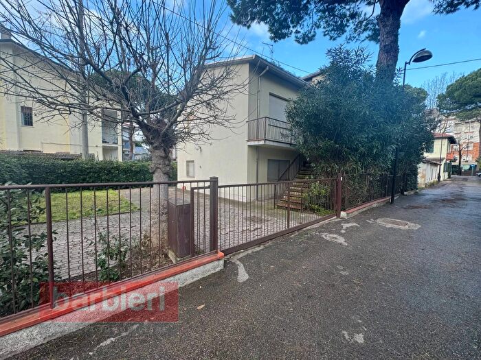 Casa con 7 locali in vendita in Vialetto Caruso, Cervia