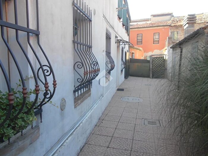 Appartamento trilocale in vendita in Via Cavour, Comacchio