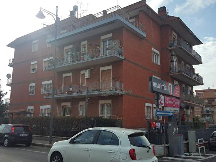 Appartamento con 5 locali in vendita in Via Mura dei Francesi, Ciampino