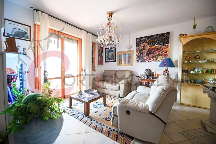 Appartamento con 5 locali in vendita in Scarlino