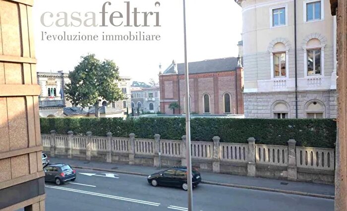 Casa con 6 locali in affitto in Via Tasca Bergamo Bergamo, Bergamo