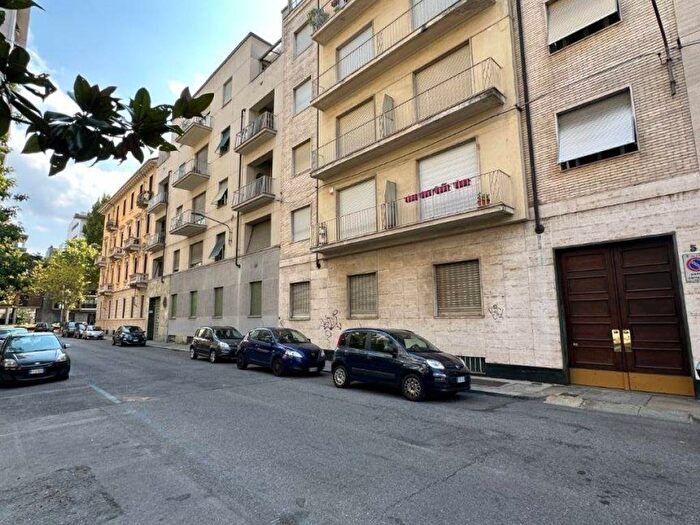 Appartamento con 5 locali in affitto in Via Morghen, San Donato, Torino
