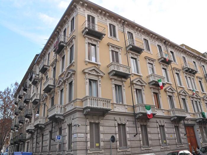 Appartamento con 6 locali in affitto in Via Ottavio Assarotti, Quadrilatero Romano, Torino