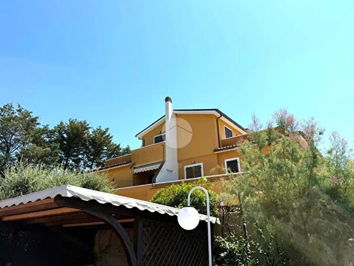 Appartamento trilocale in vendita in Str Nazionale Adriatica Sud, Fano