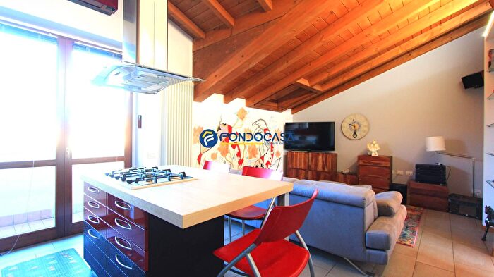 Appartamento trilocale in vendita in Via Caduti della Libertà, Verderio