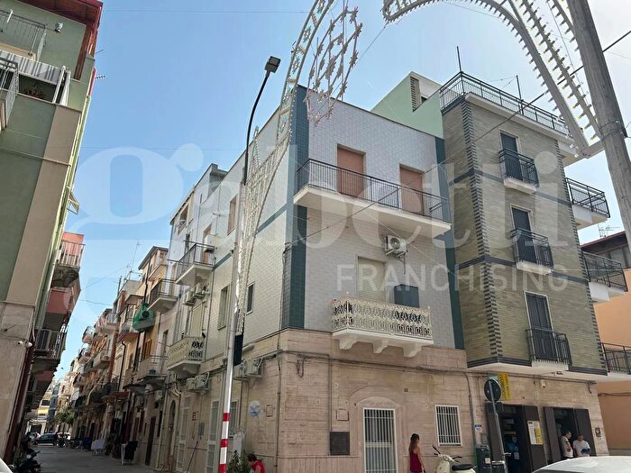 Appartamento trilocale in vendita in Via Petrarca, Margherita Di Savoia