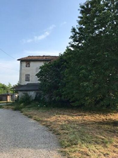Casa con 6 locali in vendita in Reggio Emilia