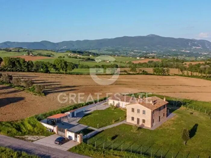 Casa con 6 locali in vendita in Vocabolo Collitto, Montecastrilli