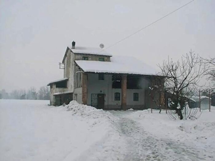 Casa con 6 locali in vendita in Strada Provinciale, Roccabianca