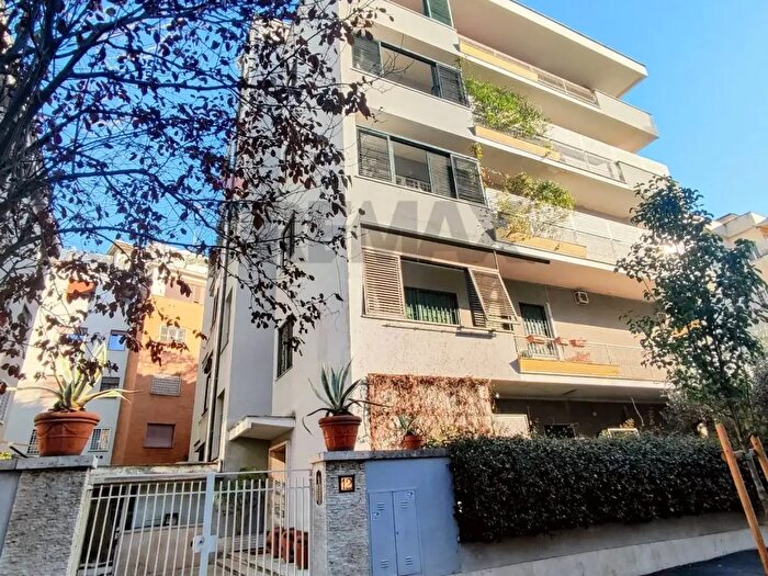 Appartamento quadrilocale in vendita in Roma