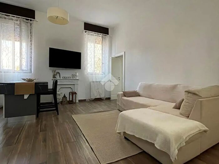 Casa bilocale in vendita in Via Magenta, Muggiò